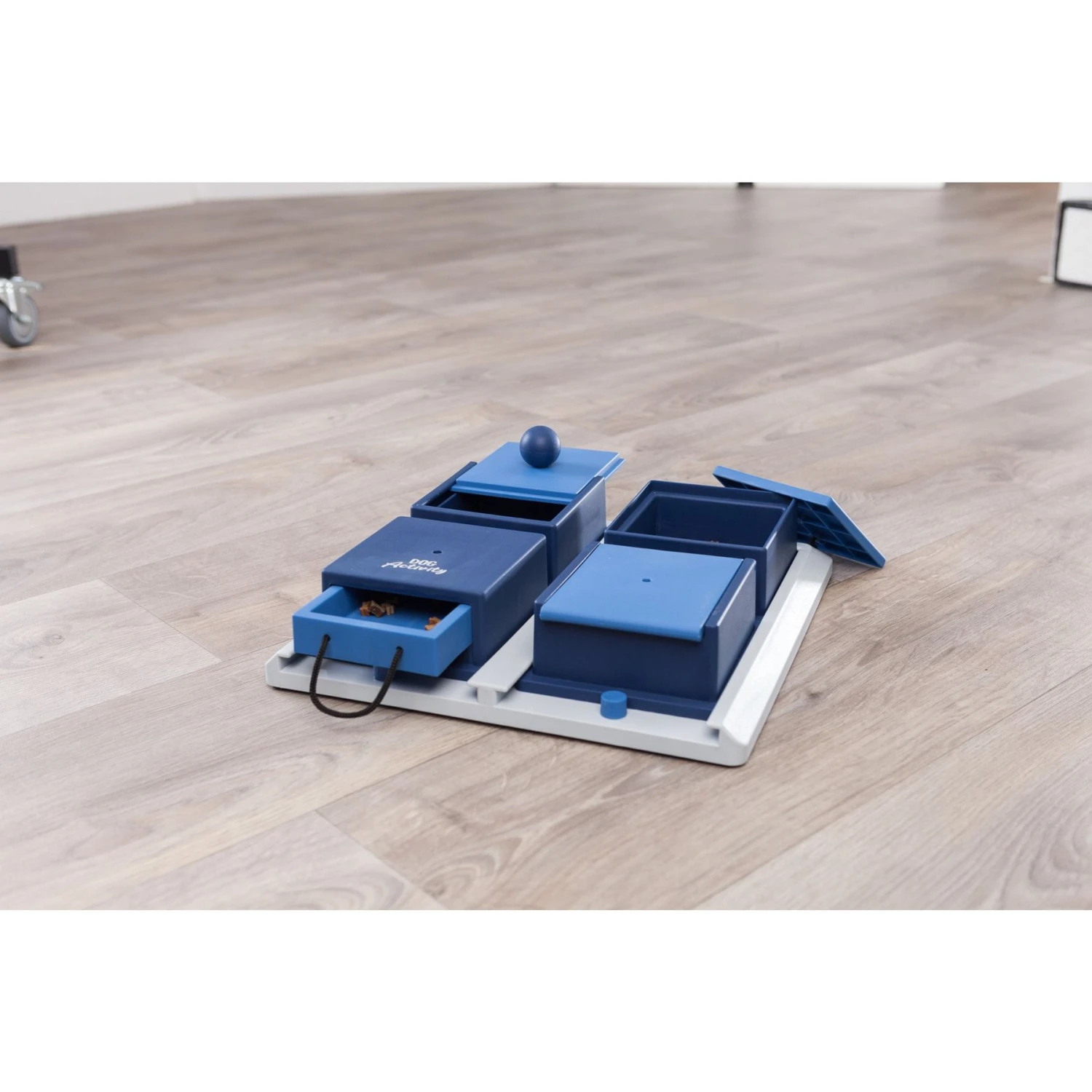 TRIXIE Activity Poker Box Activity Strategy Game Dog Toy, Level 2 9 TRIXIE Activity Poker Box Activity Strategy Game Dog Toy, Level 2 - Image 7